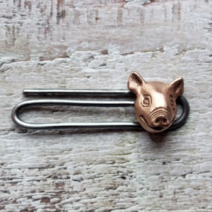 Pig head tie clip