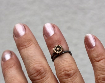 Sunflower knuckle ring