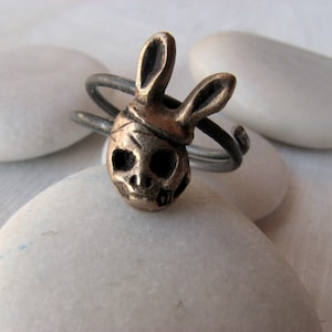Lonely party skull pinky ring