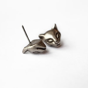 Silver cat earrings niobium or titanium post image 4