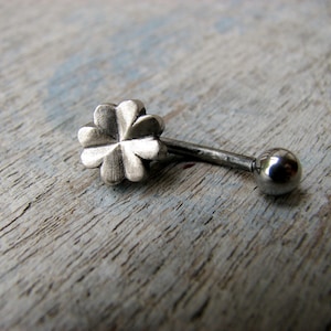 Clover Bauchnabel Ring weiß bronze