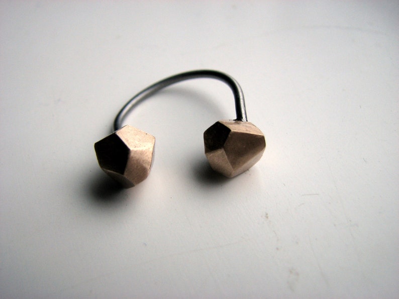 Minimal facet ring geometric jewelry image 2