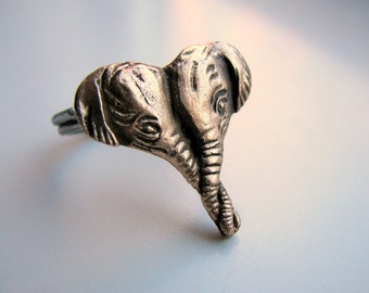 Elephant ring, elephants in love, heart ring