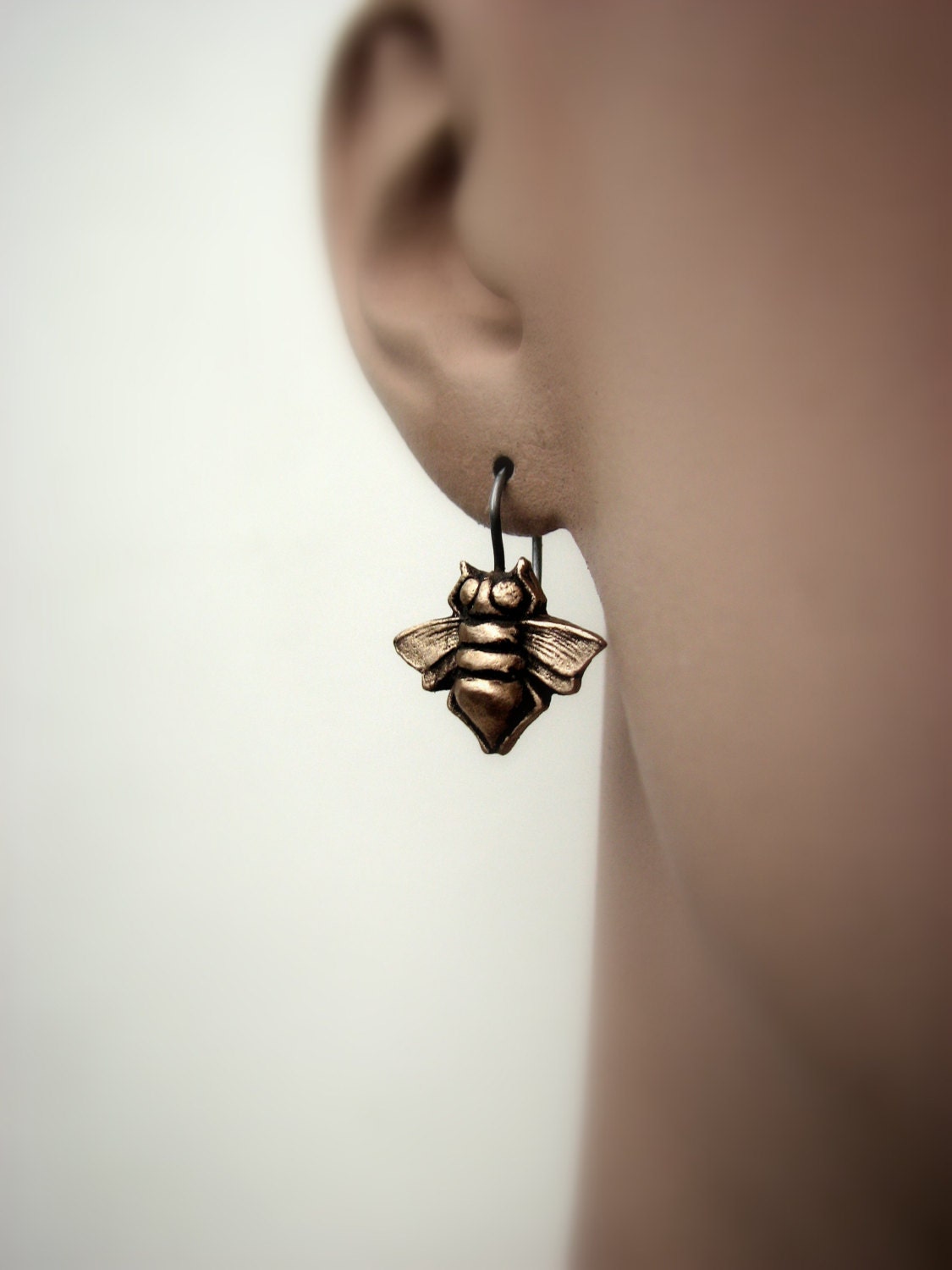 Titanium bee earrings Clearance