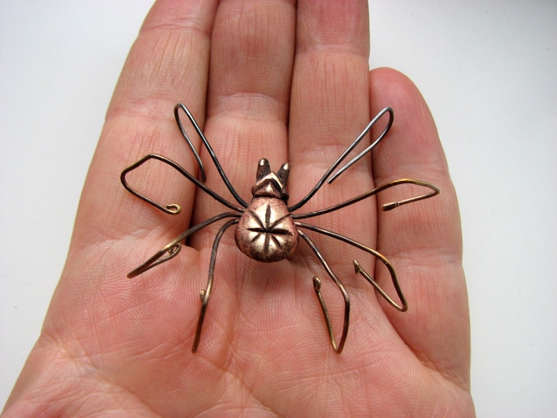 Spider earring image 3