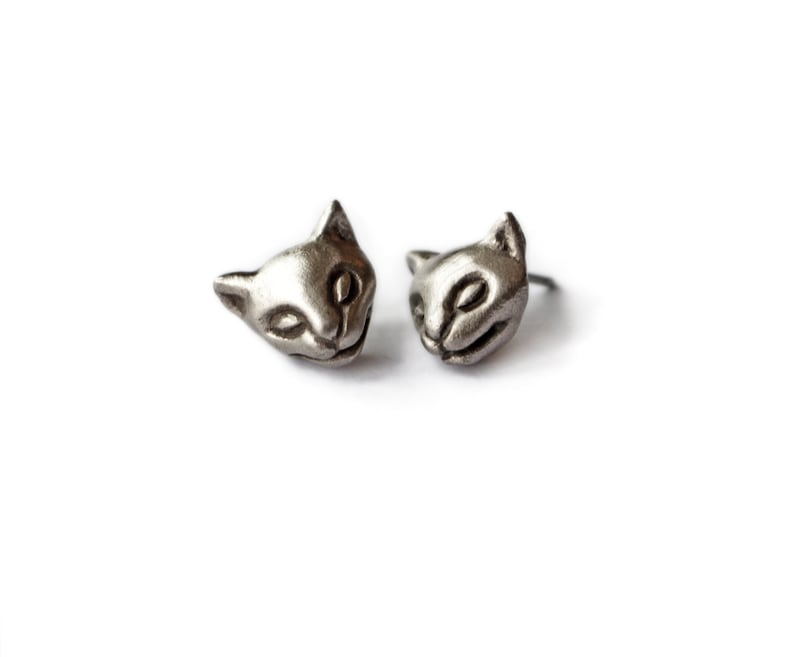 Silver cat earrings niobium or titanium post image 1