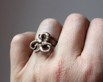 Triskelion ring, triskel, triskele symbol