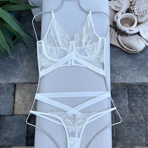 Lace Lingerie Set with Strap Band Details, Lingerie Set, White Lingerie Set, Tanga, Bra, Adult, Hot, Romantic