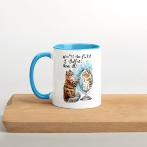 Lustige Katzentasse – Wer ist die Flauschigste im ganzen Land? – Aquarell-Katzengeschenk für sie – Süße Spiegelkatzenillustration – Geschenkidee für Katzenliebhaber