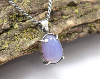 Holley Agate Necklace in Sterling Silver - Prong Set Jellybean
