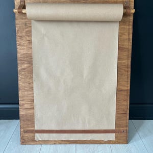 Distributore di rotoli di carta Kraft marrone da parete / distributore di carta da pacchi da appendere / bacheca per appunti / bacheca per menu