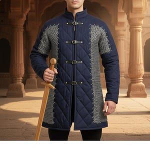 Gambison avec vides en cotte de mailles : acier doux plat rivé de 9 mm, armure rembourrée en coton, Gambison médiéval