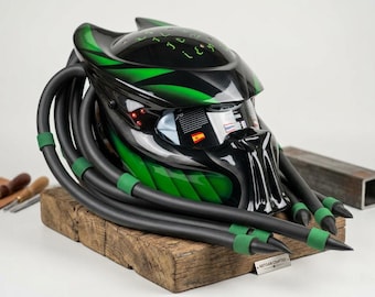 Casco de moto Predator personalizado / Casco de motociclista futurista / Máscara facial completa de ciencia ficción / Equipamiento único para motociclistas