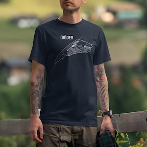 Mäder T-Shirt | Vorarlberg Karte minimalistisch | Austria Souvenir | Geschenkidee für Heimatliebende