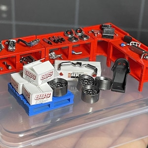 1:64 Scale Garage Diorama Scene – Miniature Workbenches, Car Parts & Accessories