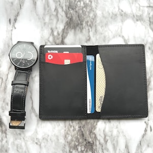 Tarjetero de cuero negro personalizado, billetera plegable para hombre, regalo personalizado para él, regalo del Día del Padre, regalo de graduación, regalo de aniversario