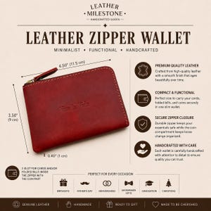 Puede incluir: Cartera con cremallera de cuero rojo, 11,5 cm de ancho y 9 cm de alto. Cuenta con un cierre de cremallera seguro y un dise&ntilde;o compacto. El texto "Leather Zipper Wallet" se muestra en la parte superior. Perfecto para tarjetas, billetes y monedas.
