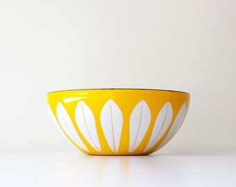 Vintage Cathrineholm Lotus Bowl - Scandinavian Modern - Yellow