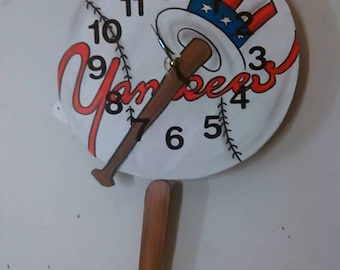 Yankee baseball children's pendulum wall clock