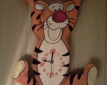 Tigger swinging tail pendulum childrens clock