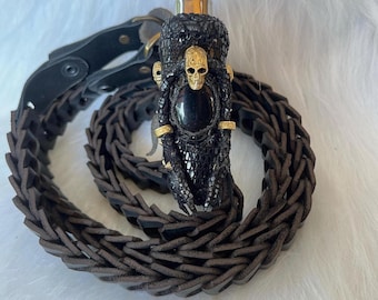 Handgefertigtes Leder Feuerzeugetui mit Onyx Stein, abnehmbarer Kette