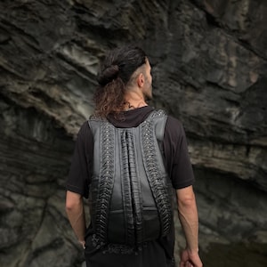 Rucksack aus reinem Leder mit Messing-Detail, Laptopfach, Festival, Rave, Psychedelic