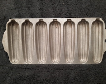 Molde de aluminio fundido vintage para 7 mazorcas de maíz y pan de maíz Wearever n.° 2797