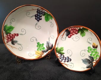 Tigela de servir e prato pequeno Lefton LEF17 com cachos de uvas vermelhas, roxas e verdes (23 cm)