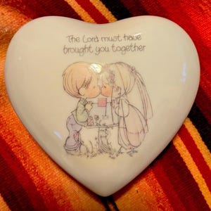 ENESCO PRECIOUS MOMENTS vintage 1985 heart shaped  trinket box