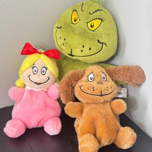 Grinch Plush Toy Lot (3) – The Grinch, Cindy Lou Who, Max Dog – Dr. Seuss Christmas Collection – 2018–2022 – Universal Studios