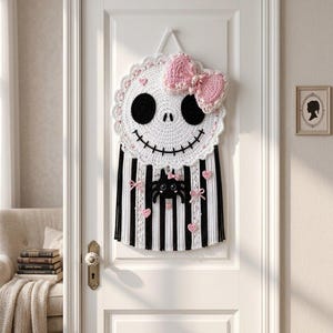 Halloween Skull Crochet Hanging, Gothic Wall Decor, Spooky Dreamcatcher, Black Cat Pumpkin Spider Wall Art, Handmade Halloween Gift