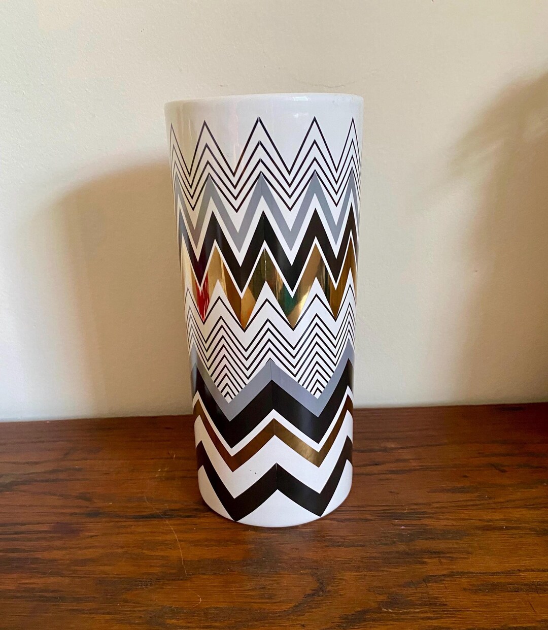 Geometric Pattern Vase Geometric Chevron Pattern Ceramic Vase/ Contemporary Black White Gold ...