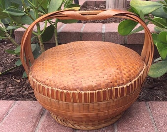 Mid Century Chinese Style Wedding Basket/Japanese Style Vintage Woven Basket/Lidded Basket/Bamboo Basket/Sewing Basket/By Gatormom13