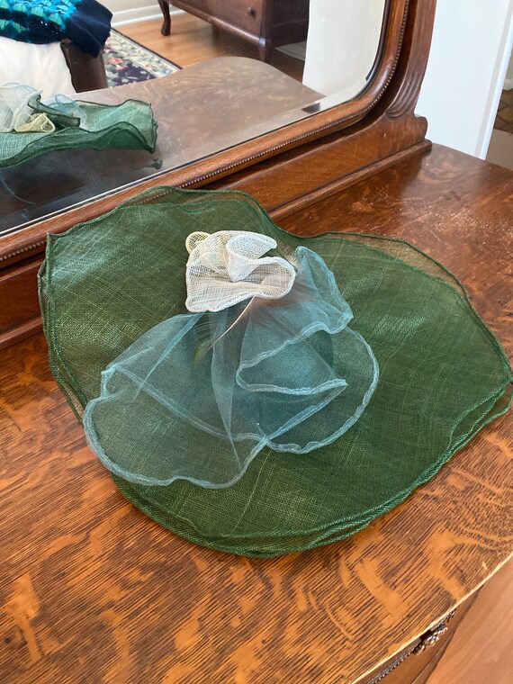 Kentucky Derby Hat/Designer Pommen Kare Green Fas… - image 10