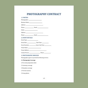 Può includere: Un documento bianco intitolato "PHOTOGRAPHY CONTRACT" con sezioni per le parti, i dettagli dell'evento e i servizi fotografici. Il documento include campi compilabili per informazioni come fotografo, cliente, tipo di evento e data. Il documento è su uno sfondo verde chiaro.