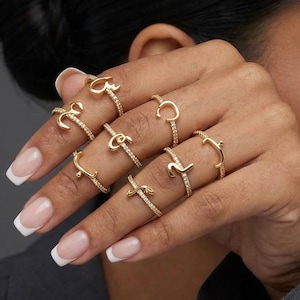 Arabischer Buchstabe Ring, Gold Initialring, 925 Sterling Silber Pavé CZ personalisierter Schmuck