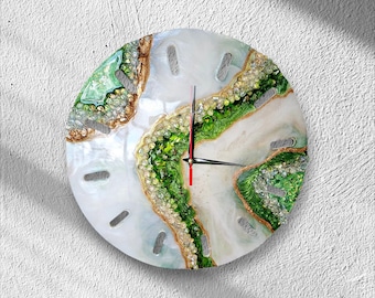 Reloj de pared de resina hecho a mano - Geoda verde y dorada - Elemento decorativo para el hogar - Obra de arte única para la pared