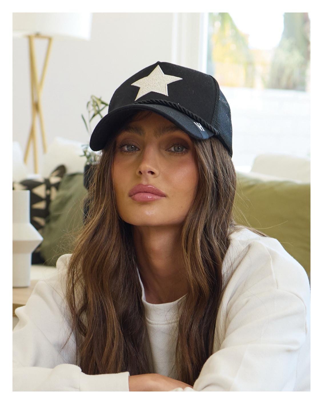 Vintage Havana Black Trucker Hat for Women – Pearl Star  display picture 2