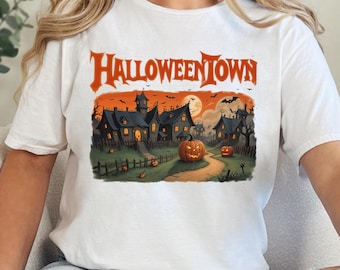 Halloween Town Graphic Tee, Cozy Vintage Pumpkin Shirt for Fall, Halloween & Spooky Season Sweatshirt, Perfect for Trick or Treating