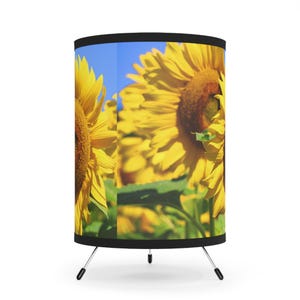 Sunflower Tripod Lamp, Brighten Your Space with Nature&#39;s Glow, Home Decor, Unique Lighting, Gift for Nature Lovers, Modern Design