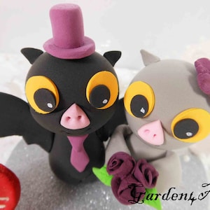 Customize Bat Wedding Cake Topper-- Glitter Circle Base -- for Halloween Theme Wedding