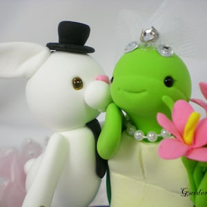 Customize Any Animal Wedding Cake Topper--Love Bunny & Turtle with Sweet Kiss--circle clear base