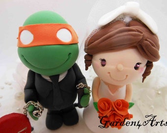 Customize Any Character Wedding Cake Topper -- Love Turtle & girl Couple -- circle clear base