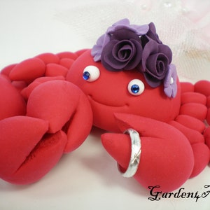 Customize Cute Crab wedding cake topper -  circle clear base - beach wedding