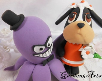 Customize Any College Mascot wedding cake topper--Love MASCOT couple with circle clear base