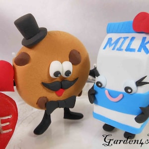 Customize Any Food Figure Wedding Cake Topper--Best match Love Couple--Circle Clear Base