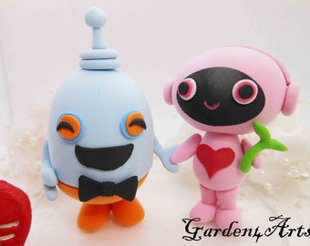 Customize Sweet Robot Cake Topper -- Hand holding Hand -- Circle Clear Base -- Love Earth