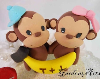 Customize cute Monkey Couple -- Hand holding Hand -- Glitter circle base