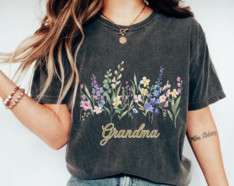 Floral Grandma Shirt, Gift for Grandma, Mother's Day Tee, Grandma Gifts For Mother's Day, Vintage Shirt for Grandmothers, Grandparents' Day