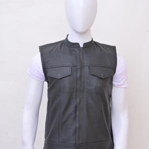 Men&#39;s Black Leather Motorcycle Vest: Biker Club Sleeveless Jacket